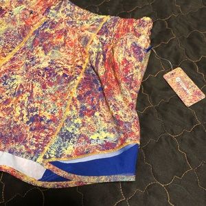 Lululemon 2019 SEAWHEEZE Hotty Hot Shorts 4”